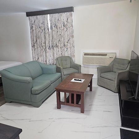 Leelas Villa Inn 플레셔튼 외부 사진
